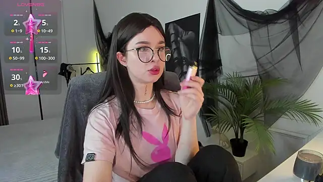 Snapshot of RisoSweet chatting on May 1, 2026, 8:46 pm RisoSweet online show from May 1, 2026, 8:46 pm