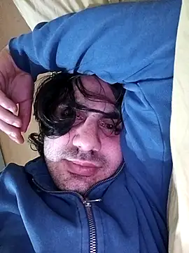 Snapshot of sangreal1996 chatting on April 15, 2026, 10:32 pm sangreal1996 online show from April 15, 2026, 10:32 pm