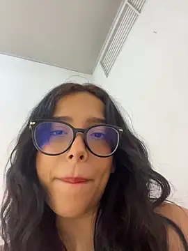 Snapshot of milakitti chatting on June 3, 2026, 5:32 am milakitti online show from June 3, 2026, 5:32 am