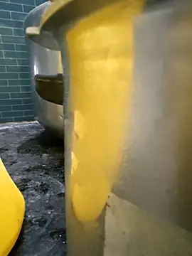 hottboyyz online show from April 18, 2026, 8:29 am