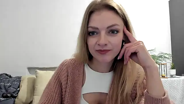 Snapshot of Severina7 chatting on April 28, 2026, 8:14 pm Severina7 online show from April 28, 2026, 8:14 pm