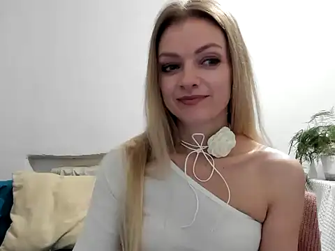 Snapshot of Severina7 chatting on May 16, 2026, 4:06 pm Severina7 online show from May 16, 2026, 4:06 pm