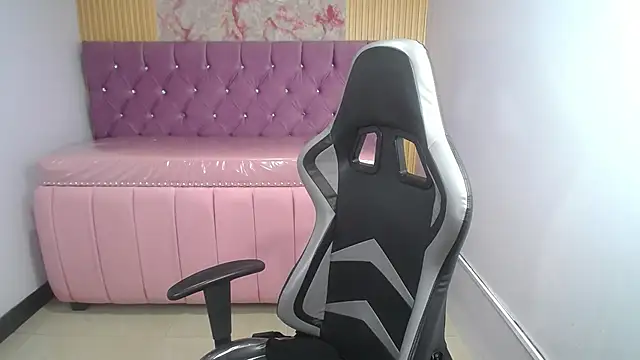 Kailee ch online show from April 13, 2026, 1:05 pm