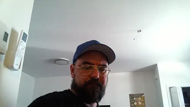 Danos47x online show from April 12, 2026, 4:23 pm