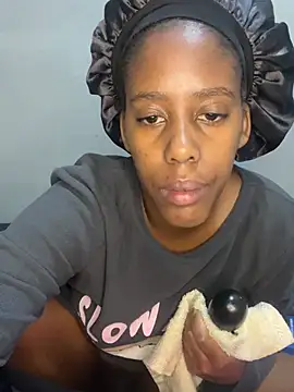 petite bee online show from July 4, 2026, 2:29 am