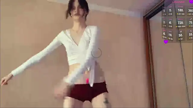 LaurenBlade online show from June 6, 2026, 8:08 am