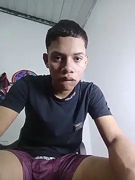 Snapshot of curious_straight_guy chatting on April 16, 2026, 2:23 am curious straight guy online show from April 16, 2026, 2:23 am