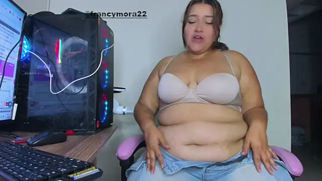 cellycanela  online show from June 12, 2026, 1:59 am