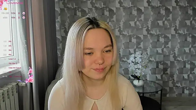 Snapshot of Anna_Delon chatting on April 19, 2026, 7:07 am Anna Delon online show from April 19, 2026, 7:07 am