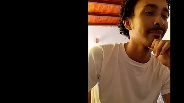 Snapshot of ExtremeXBoy chatting on April 15, 2026, 6:15 pm ExtremeXBoy online show from April 15, 2026, 6:15 pm