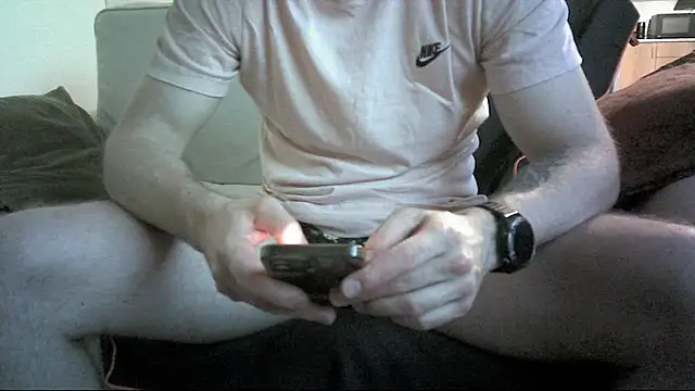 AlexSuperTramp94Model online show from May 26, 2026, 6:37 pm