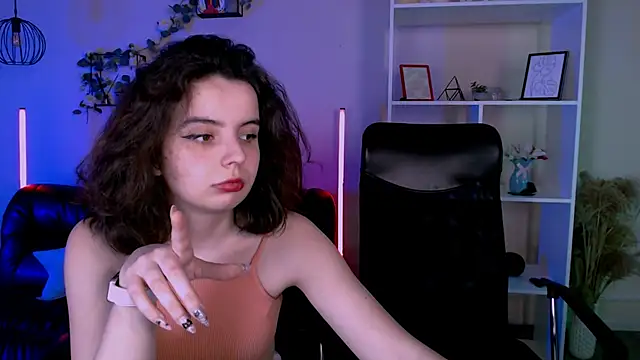 Snapshot of nikki_kiss_ chatting on June 1, 2026, 8:27 am nikki kiss online show from June 1, 2026, 8:27 am