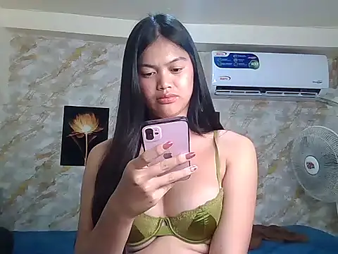 Foxie Naughty online show from May 9, 2026, 5:51 pm