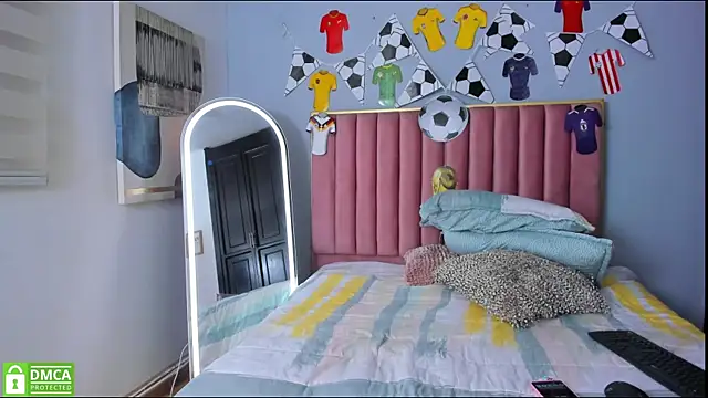 Snapshot of butterflydoll_ chatting on July 15, 2026, 6:24 pm butterflydoll online show from July 15, 2026, 6:24 pm