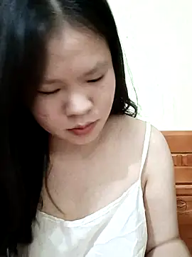 Snapshot of Seraphinahh chatting on June 21, 2026, 2:19 pm Seraphinahh online show from June 21, 2026, 2:19 pm