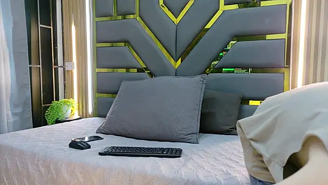 Leo Miller  online show from April 23, 2026, 11:31 am