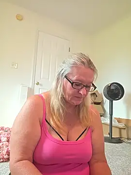 Snapshot of RavensLove chatting on July 11, 2026, 3:37 pm RavensLove online show from July 11, 2026, 3:37 pm