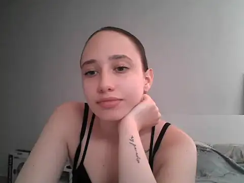 Snapshot of DarkMirel chatting on June 2, 2026, 4:09 pm DarkMirel online show from June 2, 2026, 4:09 pm