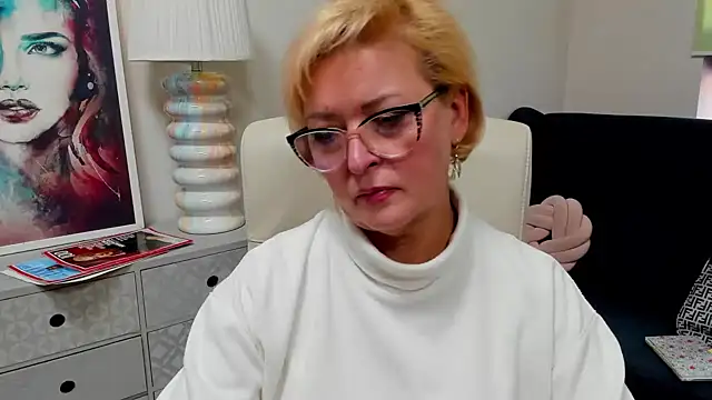 luna xfantasy online show from April 28, 2026, 6:29 am