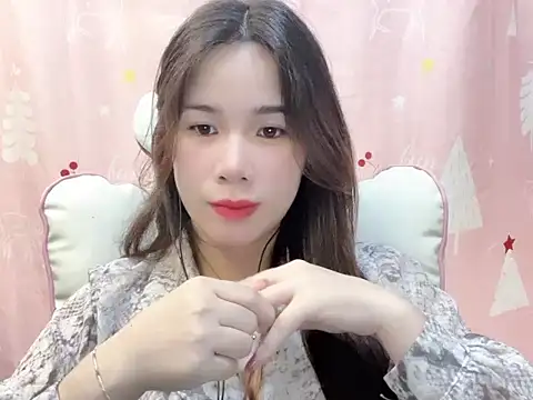 Luna3579 online show from April 27, 2026, 4:21 am