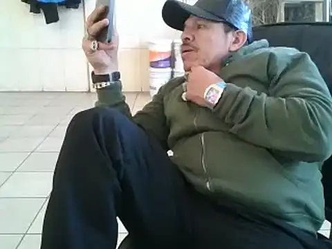 Snapshot of Oskr2024XXX chatting on February 2, 2025, 6:20 pm Oskr2024XXX online show from February 2, 2025, 6:20 pm