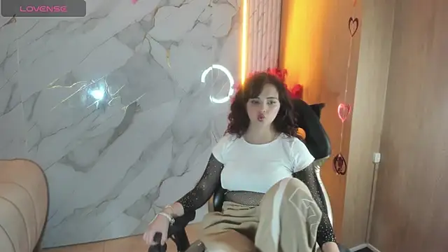 Snapshot of Cherry_tf chatting on April 14, 2026, 4:07 am Cherry tf online show from April 14, 2026, 4:07 am