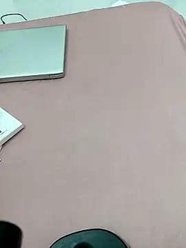 Snapshot of Labury chatting on April 15, 2026, 8:32 am Labury online show from April 15, 2026, 8:32 am