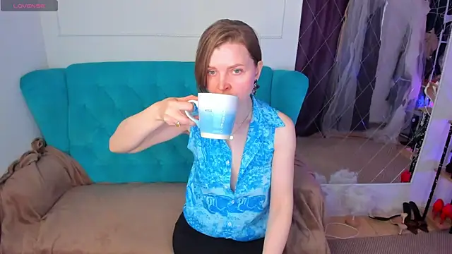 Liza  Evans online show from May 28, 2026, 1:58 am