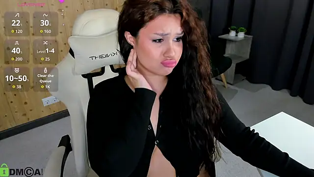 nicolewoss online show from June 23, 2026, 11:30 am