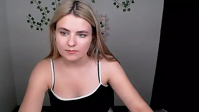 Snapshot of _shy_sabrina__ chatting on July 7, 2026, 1:15 pm shy sabrina online show from July 7, 2026, 1:15 pm