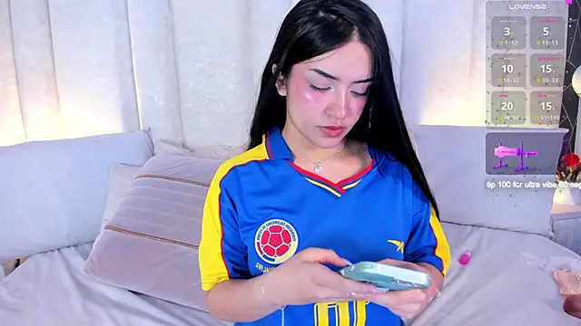 im miaadoll online show from June 17, 2026, 2:51 pm