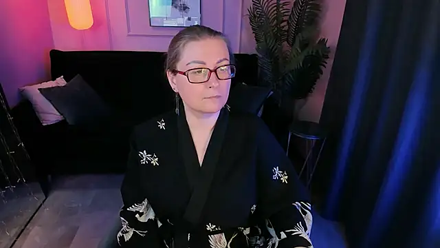 Snapshot of Alexandra_Kind chatting on April 14, 2026, 11:55 pm Alexandra Kind online show from April 14, 2026, 11:55 pm