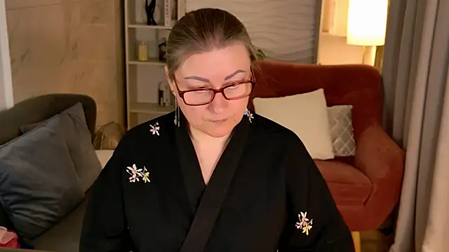 Snapshot of Alexandra_Kind chatting on April 19, 2026, 8:55 pm Alexandra Kind online show from April 19, 2026, 8:55 pm