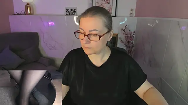 Snapshot of Alexandra_Kind chatting on April 26, 2026, 8:50 pm Alexandra Kind online show from April 26, 2026, 8:50 pm