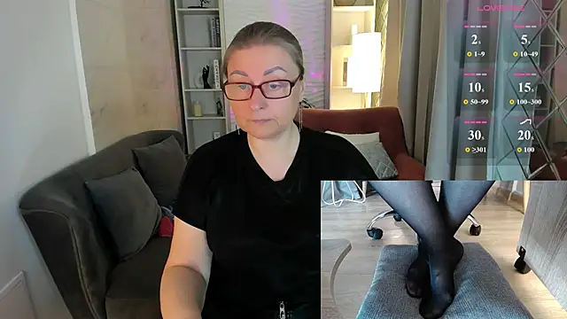 Snapshot of Alexandra_Kind chatting on May 12, 2026, 1:41 pm Alexandra Kind online show from May 12, 2026, 1:41 pm
