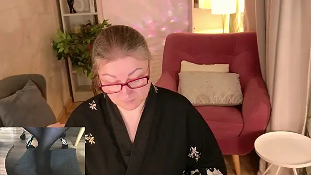 Snapshot of Alexandra_Kind chatting on May 17, 2026, 9:00 pm Alexandra Kind online show from May 17, 2026, 9:00 pm