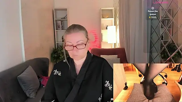 Alexandra Kind online show from July 12, 2026, 11:07 pm