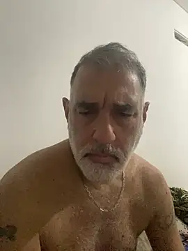 Snapshot of Calamar70 chatting on April 14, 2026, 11:55 pm Calamar70 online show from April 14, 2026, 11:55 pm