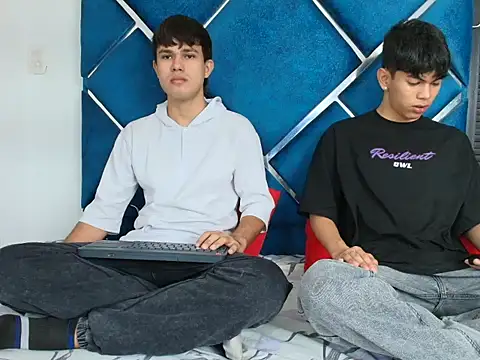 EdwinBoys online show from April 30, 2026, 1:17 pm