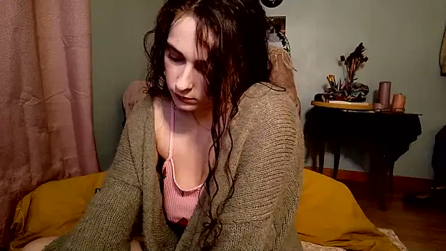 Snapshot of missclochette chatting on July 21, 2026, 12:18 pm missclochette online show from July 21, 2026, 12:18 pm