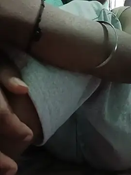 Snapshot of Ishu__Lovee chatting on April 15, 2026, 7:04 am Ishu Lovee online show from April 15, 2026, 7:04 am