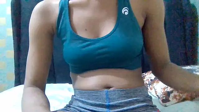 Snapshot of Tessy- chatting on June 29, 2026, 12:39 am Tessy- online show from June 29, 2026, 12:39 am