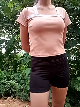 Snapshot of Elena_Mia chatting on July 14, 2026, 10:48 pm Elena Mia online show from July 14, 2026, 10:48 pm