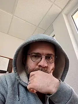 gayboyx77 online show from April 15, 2026, 9:38 am