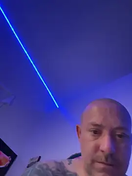 Whosdiss online show from May 22, 2026, 4:52 am