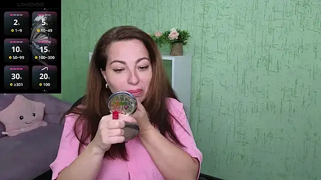 Zoe Zephyr online show from May 13, 2026, 5:27 am