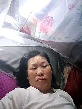 Snapshot of -Ciny- chatting on April 15, 2026, 8:20 pm -Ciny- online show from April 15, 2026, 8:20 pm