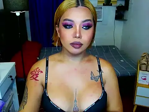 LovelyVictoriaTs online show from April 15, 2026, 7:58 pm