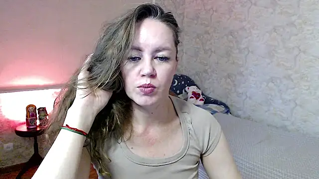 Snapshot of Fern_Lust chatting on June 10, 2026, 9:41 am Fern Lust online show from June 10, 2026, 9:41 am