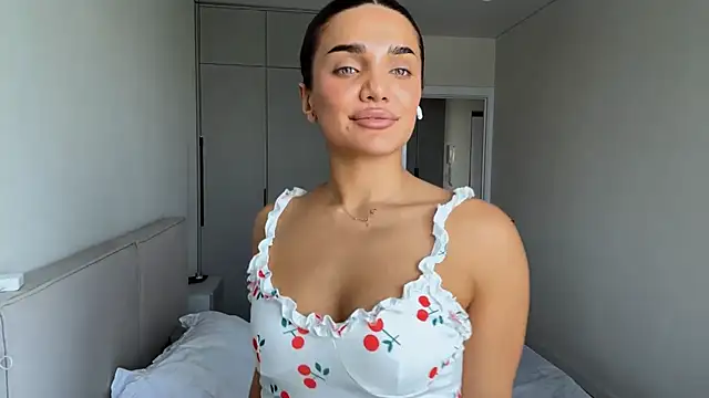 Snapshot of MelindaReny chatting on May 15, 2026, 10:11 am MelindaReny online show from May 15, 2026, 10:11 am